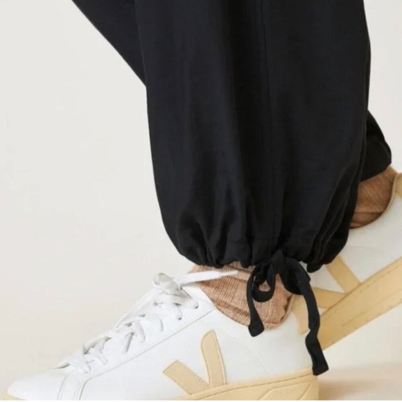 NWT Anthropologie Tiny Heidi Ankle Tie Satin High Waist Baggy Pants Black L - Picture 3 of 7